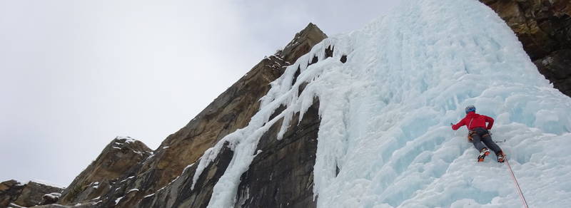 Ice climbing 1920 700